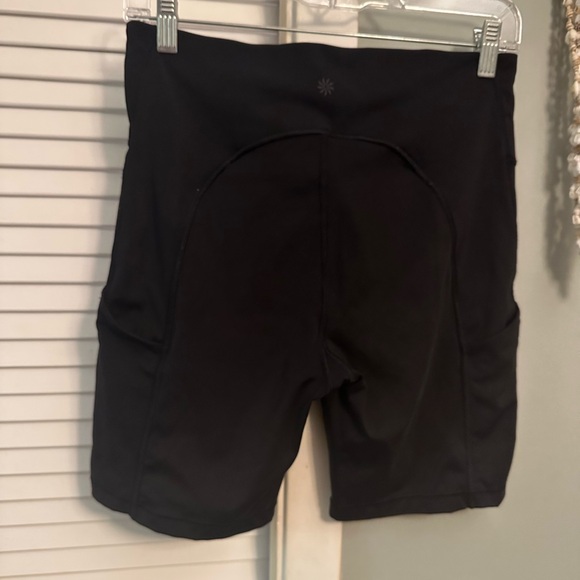 Athleta Ultimate Stash Bike Shorts - Picture 4 of 7